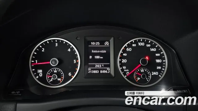 Volkswagen Tiguan 2016 thumb 8