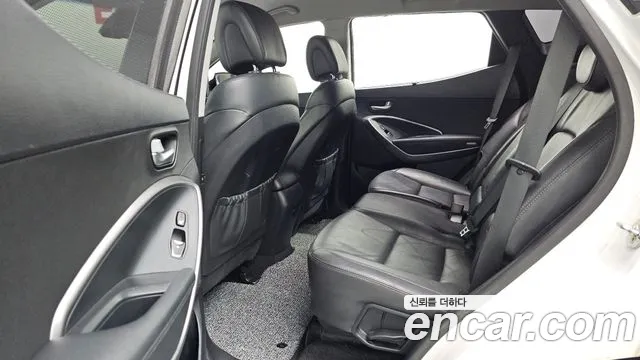 Hyundai Santa Fe 2016 thumb 12