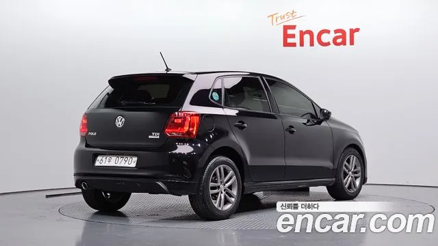 Volkswagen Polo 2016 thumb 2