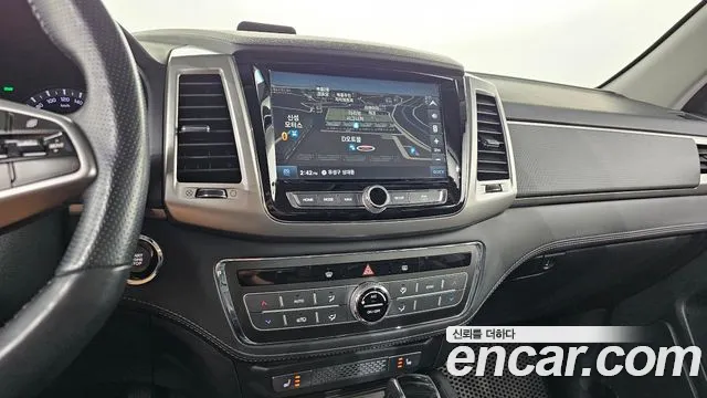 KG_Mobility_Ssangyong Rexton 2018 thumb 12