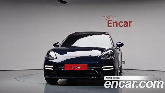 Porsche Panamera 2021 thumb 2