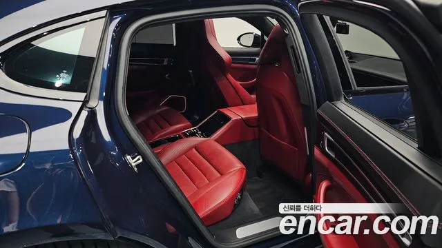 Porsche Panamera 2021 thumb 11