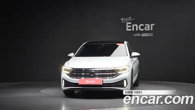 Volkswagen Jetta 2023 thumb 2