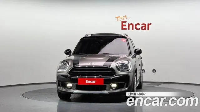 MINI Countryman 2018 thumb 3