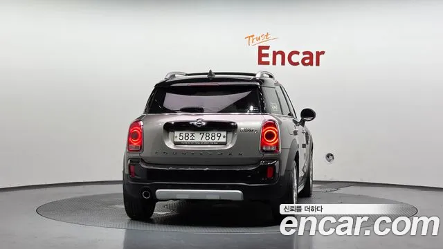 MINI Countryman 2018 thumb 4