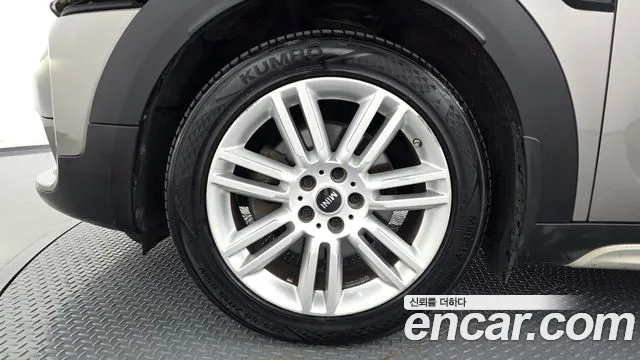 MINI Countryman 2018 thumb 5