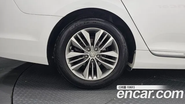 Hyundai Grandeur 2014 thumb 4