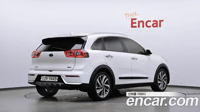 Kia Niro 2017 thumb 2