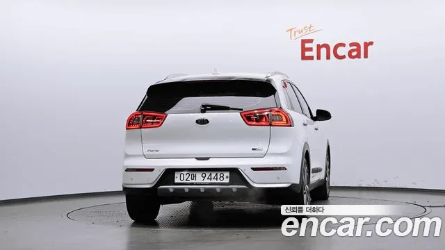 Kia Niro 2017 thumb 4