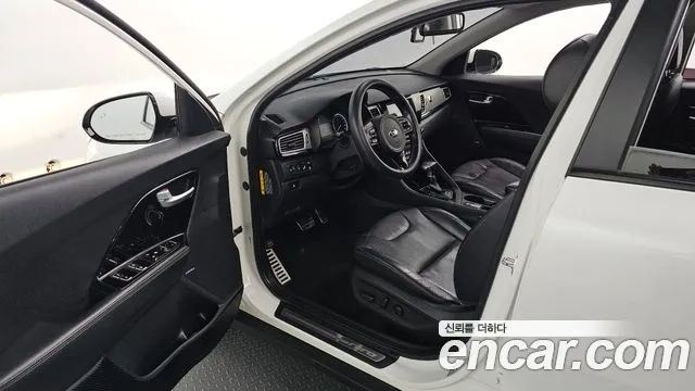 Kia Niro 2017 thumb 10
