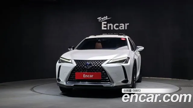 Lexus UX 2021 thumb 3