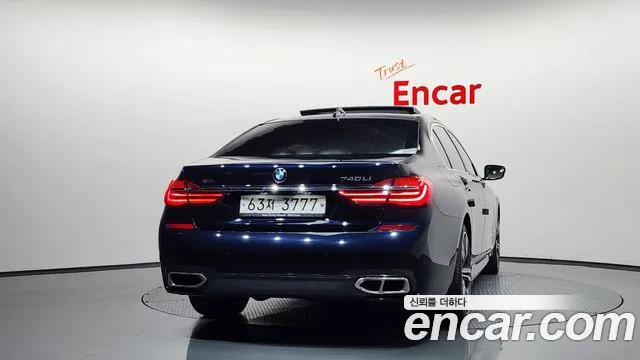 BMW 7-Series 2019 thumb 4