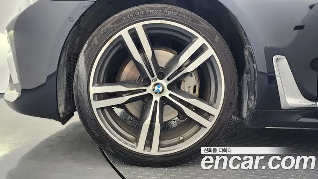 BMW 7-Series 2019 thumb 5