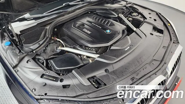 BMW 7-Series 2019 thumb 6
