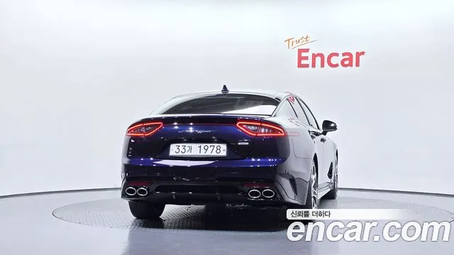 Kia Stinger 2018 thumb 4