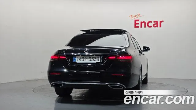 Mercedes-Benz E-Класс 2023 thumb 4