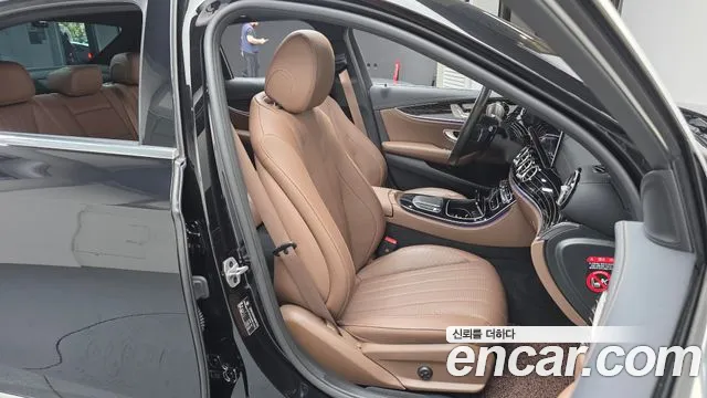 Mercedes-Benz E-Класс 2023 thumb 12