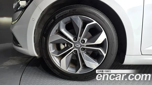 Renault-KoreaSamsung Megane 2019 thumb 5