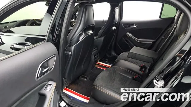 Mercedes-Benz GLA 2018 thumb 11