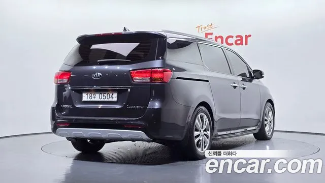 Kia Carnival 2015 thumb 2