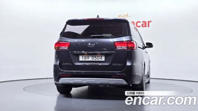 Kia Carnival 2015 thumb 4