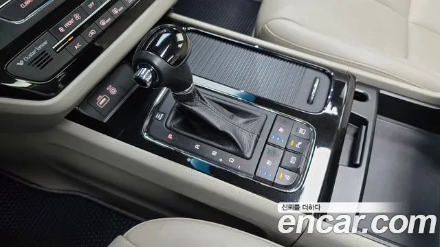 Kia Carnival 2015 thumb 9