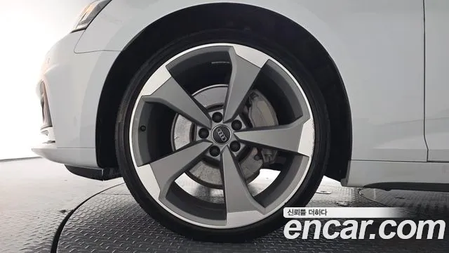 Audi A5 2019 thumb 4