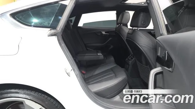 Audi A5 2019 thumb 10