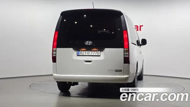 Hyundai Staria 2024 thumb 4