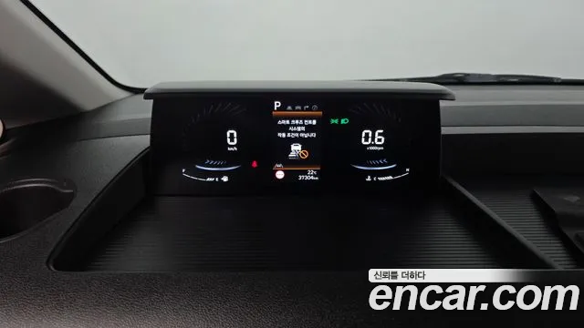 Hyundai Staria 2024 thumb 8