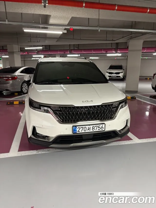 Kia Carnival 2023 thumb 3