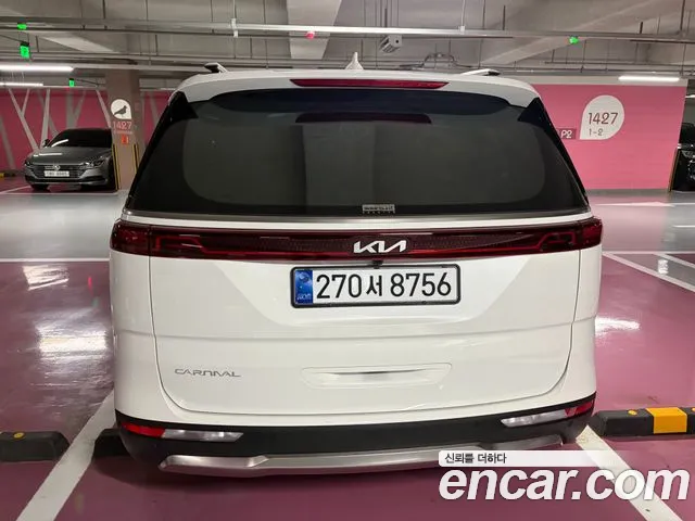 Kia Carnival 2023 thumb 4