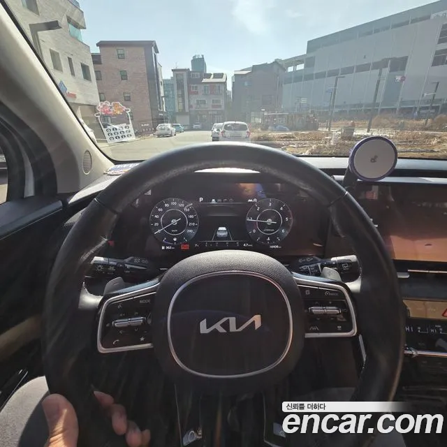 Kia Carnival 2023 thumb 6