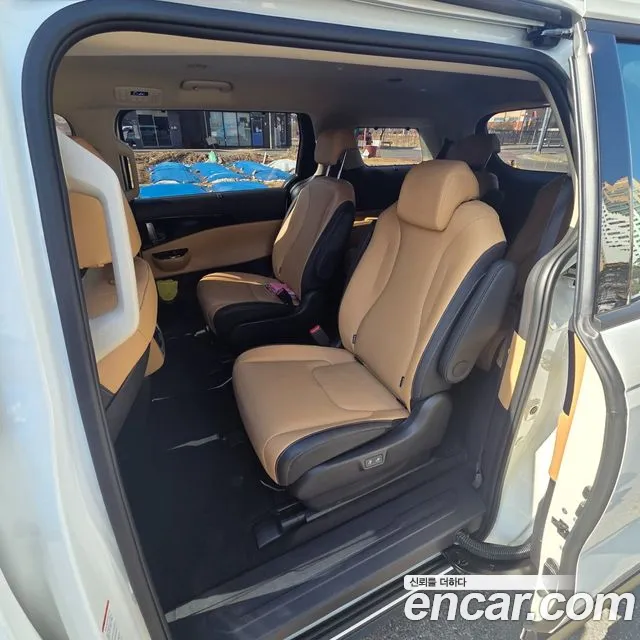 Kia Carnival 2023 thumb 7