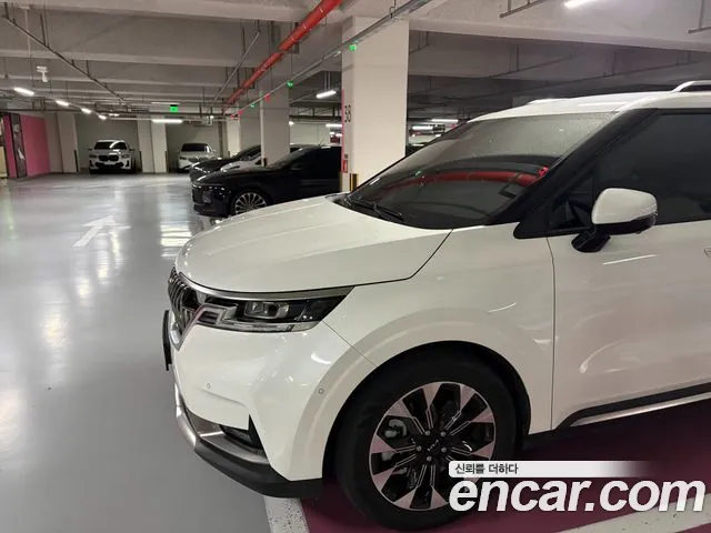 Kia Carnival 2023 thumb 10