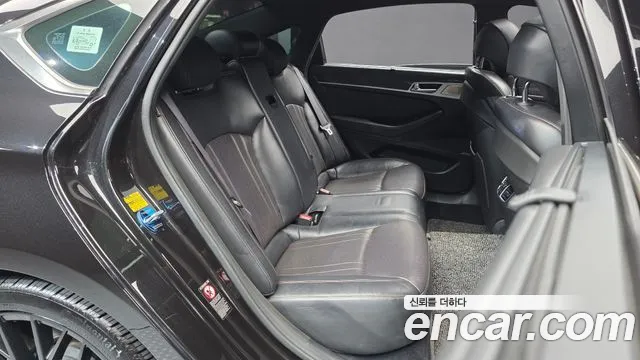 Genesis G80 2017 thumb 12