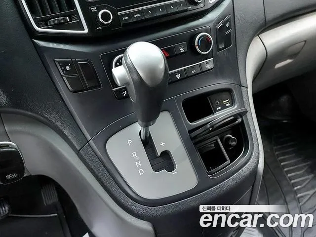 Hyundai Starex 2016 thumb 10