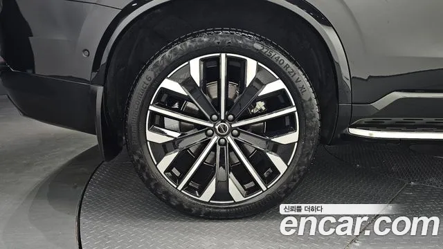 Volvo XC90 2025 thumb 4