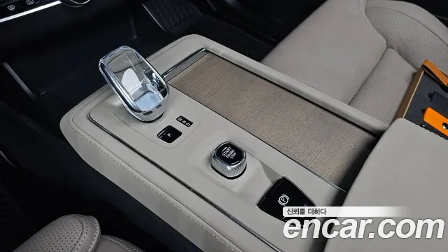Volvo XC90 2025 thumb 8