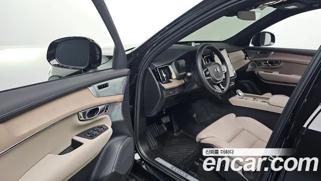 Volvo XC90 2025 thumb 9