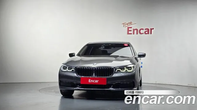 BMW 7-Series 2015 thumb 3