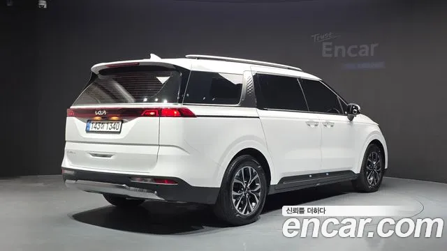 Kia Carnival 2022 thumb 2