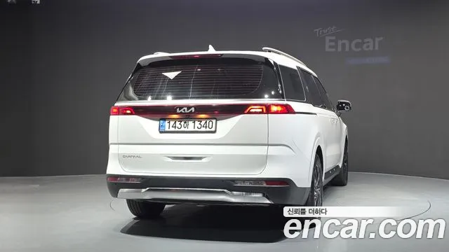 Kia Carnival 2022 thumb 4