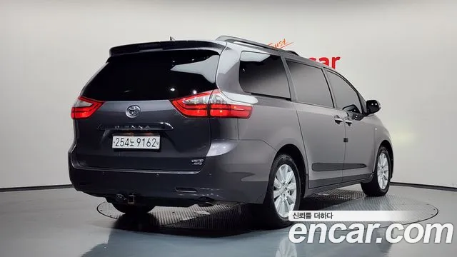Toyota Sienna 2017 thumb 2