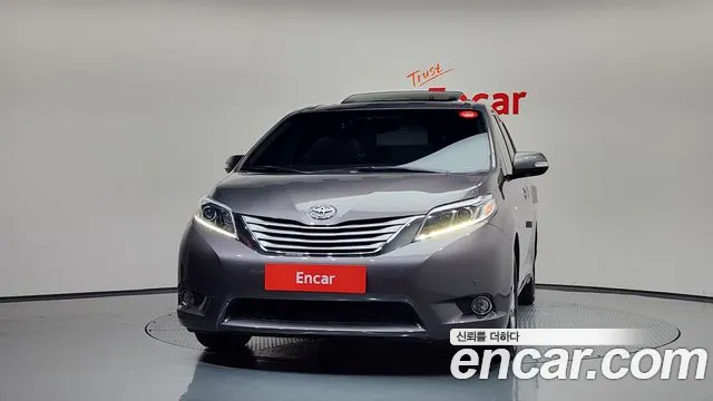Toyota Sienna 2017 thumb 3