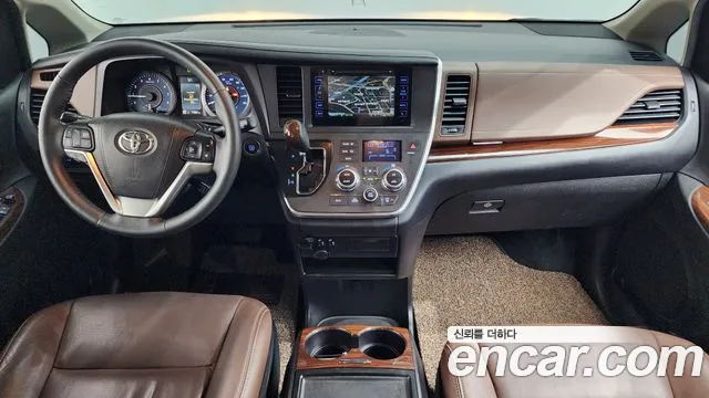 Toyota Sienna 2017 thumb 7