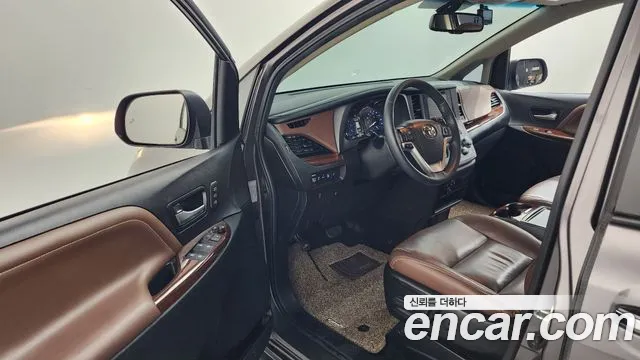 Toyota Sienna 2017 thumb 10