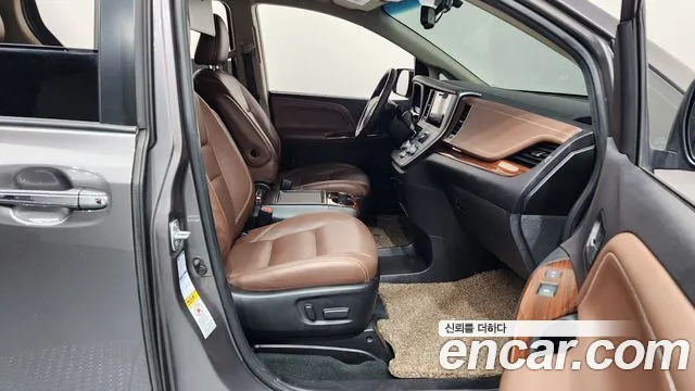 Toyota Sienna 2017 thumb 11