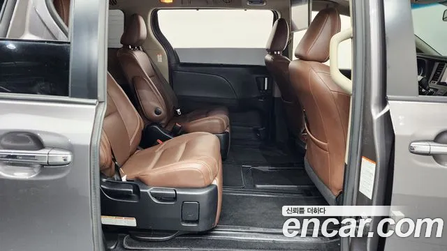 Toyota Sienna 2017 thumb 12
