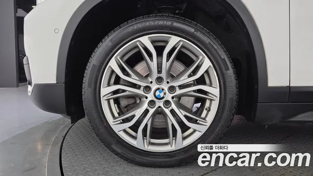 BMW X1 2018 thumb 5
